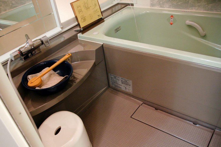 Favorite Things In Japan - Japanese Bathroom - Reason Why You Should Travel To Tokyo Japan Guide Video 2018 – 5 Reasons 🇯🇵 🗾 🌏